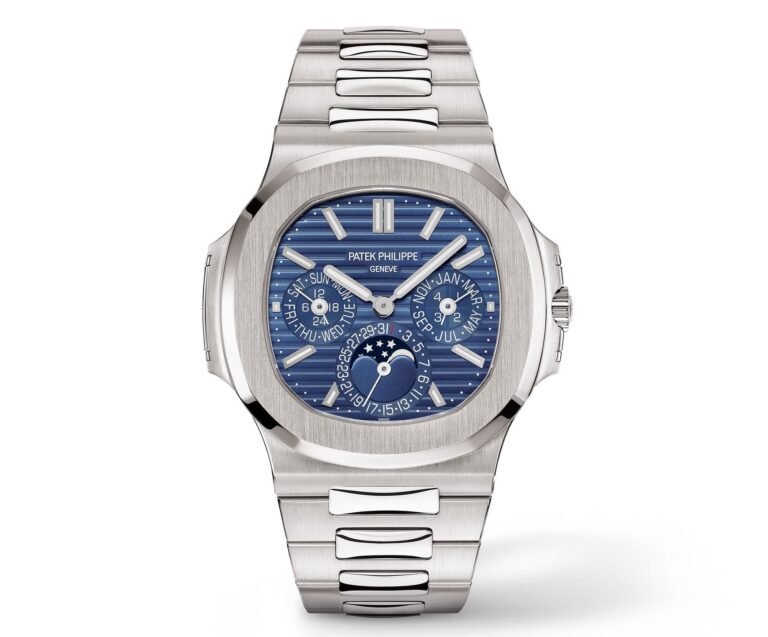 Patek Philippe Nautilus 5712/1A-001 Moon Phase 40mm